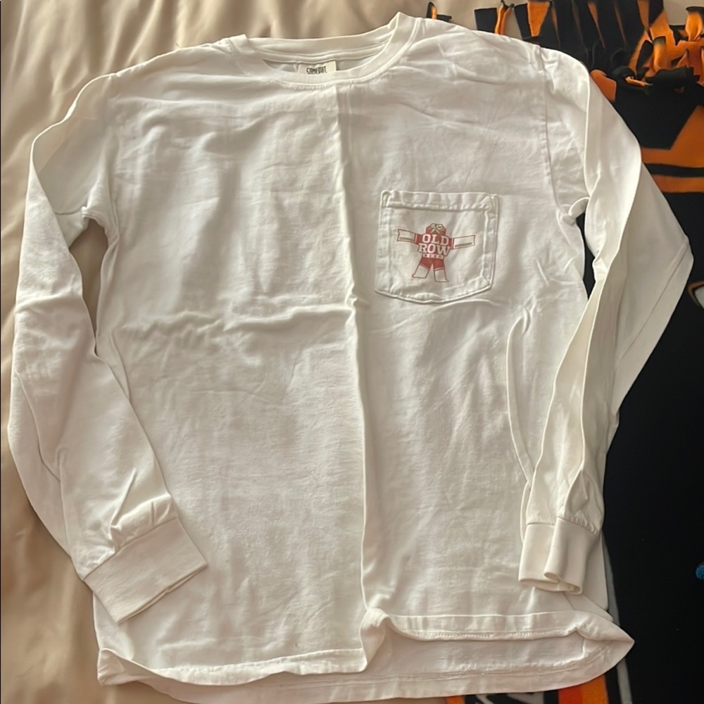 Old Row long sleeve pocket tee